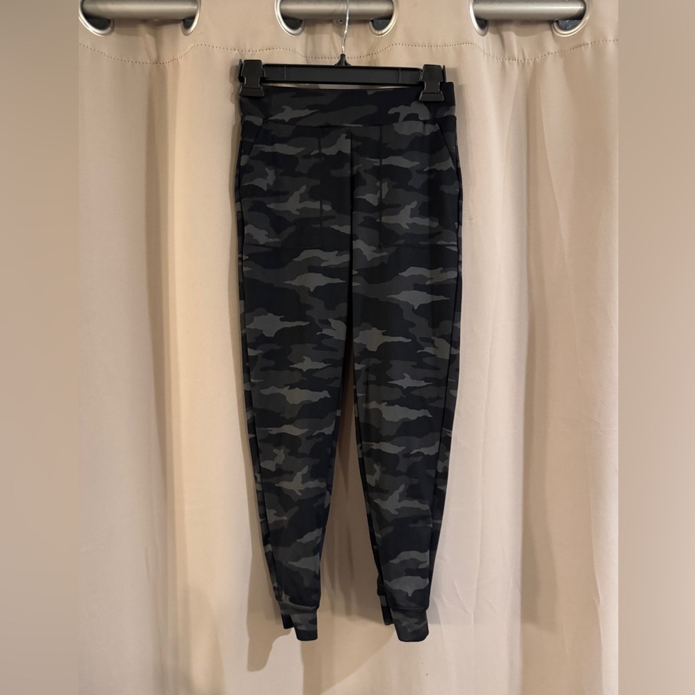 Athleta Girls Black and Gray Camo Joggers